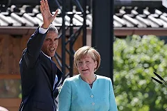 Обама и Меркель выступили за продление антироссийских санкций