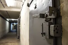 Пока суд арестовывал «цыгана Дмитрия», неизвестные ограбили его квартиру