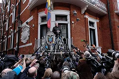 Президент Эквадора разозлился на Ассанжа и выгоняет его из посольства