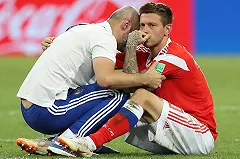 Федор Смолов, не забивший ни одного мяча на мундиале, отдохнул в Сен-Тропе