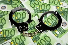 По делу о выводе из России 500 млрд рублей и создании ОПГ задержан банкир Олег Власов