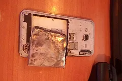 У жительницы Екатеринбурга в кармане загорелся мобильный телефон