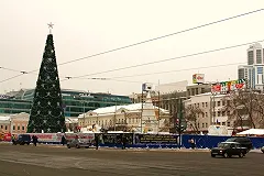 На площади 1905 года хотят организовать сквер с летним кафе