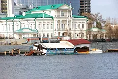 Студент из Челябинска едва не утонул в Городском пруду Екатеринбурга