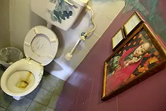 Кто в школу, а кто в кусты