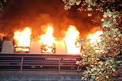 В Германии сгорел поезд с футбольными фанатами