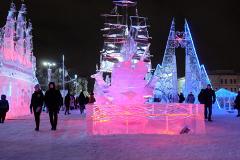 Главный ледовый городок Екатеринбурга в новогоднюю ночь принял 8 тысяч гостей