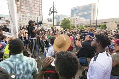 Последствия Далласа: Америка начала задумываться о причинах полицейского насилия