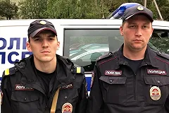 В Екатеринбурге преступник похитил девушку, вломившись с ножом в её квартиру