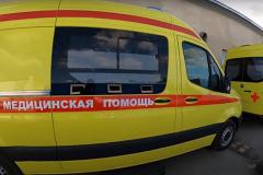 В Екатеринбурге неизвестный избил медиков и угнал машину скорой помощи