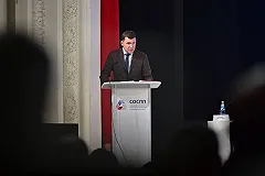 Куйвашев попросил об отсрочке от армии для студентов, работающих на «оборонку»