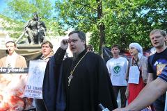 Православные активисты потребовали лишить Чаплина священного сана