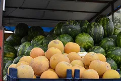 Роспотребнадзор рассказал о правилах выбора арбузов и дынь