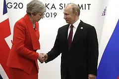 Мэй заявила Путину о невозможности нормализации отношений с Россией