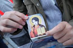 «Он наш боженька». Поклонники арестованного блогера Соколовского вышли на пикет
