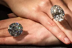 Молодые россияне променяли айфоны на бриллианты