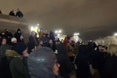 В Екатеринбурге порядка 200 человек устроили протест против спецоперации на Украине