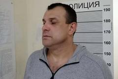 Полицейские Екатеринбурга задержали мужчину, напавшего с пистолетом на продуктовый магазин