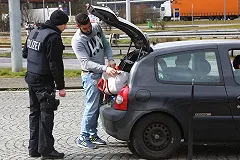 Полиция предотвратила теракт в пригороде Парижа