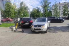 В центре Екатеринбурга легковушка сбила двоих подростков на электросамокате