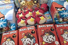 На Урале молодые магазинные воровки складывали краденое в рюкзачок ребенка