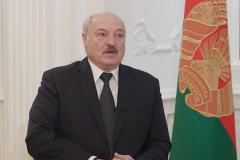 Лукашенко заявил о готовности отправлять беженцев самолетами в Германию