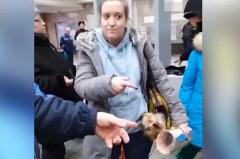 В екатеринбургское метро не пускали даму с собачкой