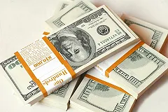 Инкассаторы назвали «рискованной» перевозку изъятых у Захарченко денег