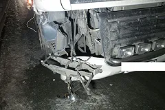 На ЕКАД длинномер насмерть сбил водителя, который менял колесо