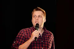 Звезда ТНТ Александр Незлобин рассказал о своем уходе на СТС