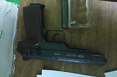 В Екатеринбурге задержали молодых людей, у которых нашли целый арсенал оружия