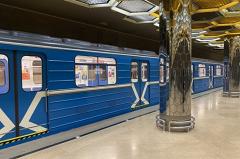 В метро Екатеринбурга закрыли гермозатвор, предназначенный для военных действий