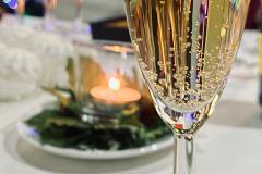 Названа оптимальная норма шампанского на Новый год
