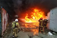 Пожар на заводе лакокрасочных изделий в Екатеринбурге локализован