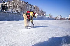 Рыбак утонул, провалившись под лед в Кургане