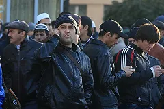 Поток гастарбайтеров на Средний Урал за год упал почти на 20%