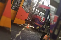 «Стекла вылетели»: возле гостиницы «Исеть» жестко столкнулись два трамвая