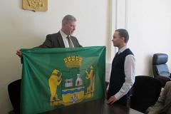 Екатеринбургский школьник привезет флаг с гербом города на Северный полюс