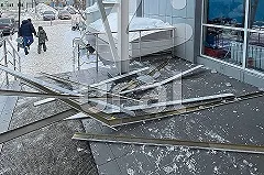 Обрушение козырька входа в бассейн УрФУ в Екатеринбурге «обросло» уголовным делом