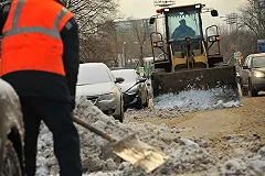 Женщина погибла под колесами снегоуборочной машины в Челябинской области
