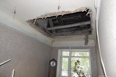 В Екатеринбурге в жилом доме среди ночи рухнул потолок