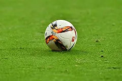 Свердловчане продают мяч с автографом футболистов за 270 тысяч рублей