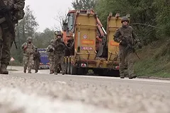 Миссия НАТО в Косово заявила о готовности вмешаться в конфликт с сербами