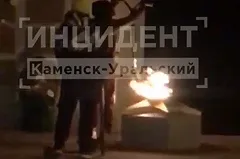 В Свердловской области подростки бросили самокат на Вечный огонь