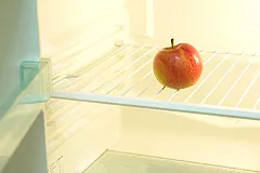 Житель Екатеринбурга насчитал УК 100 тыс. ущерба за отключенный холодильник