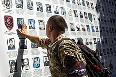 Под Белгородом водитель помыл машину на мемориале ВОВ