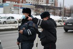 В Екатеринбурге за попытку дачи взятки сотрудникам ДПС задержан водитель «Мерседеса»