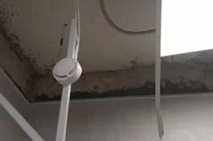 В екатеринбургской школе обвалился потолок