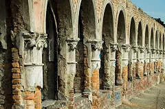 Полмиллиона потратит область на охрану заброшенной больницы скорой помощи