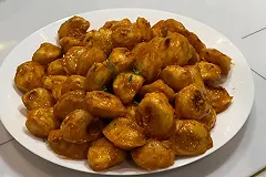 Китайские гости сметают в ресторанах Екатеринбурга пельмени и борщ